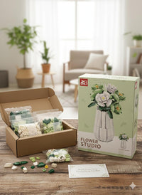 Botanischer Blumenstrauß mit Vase