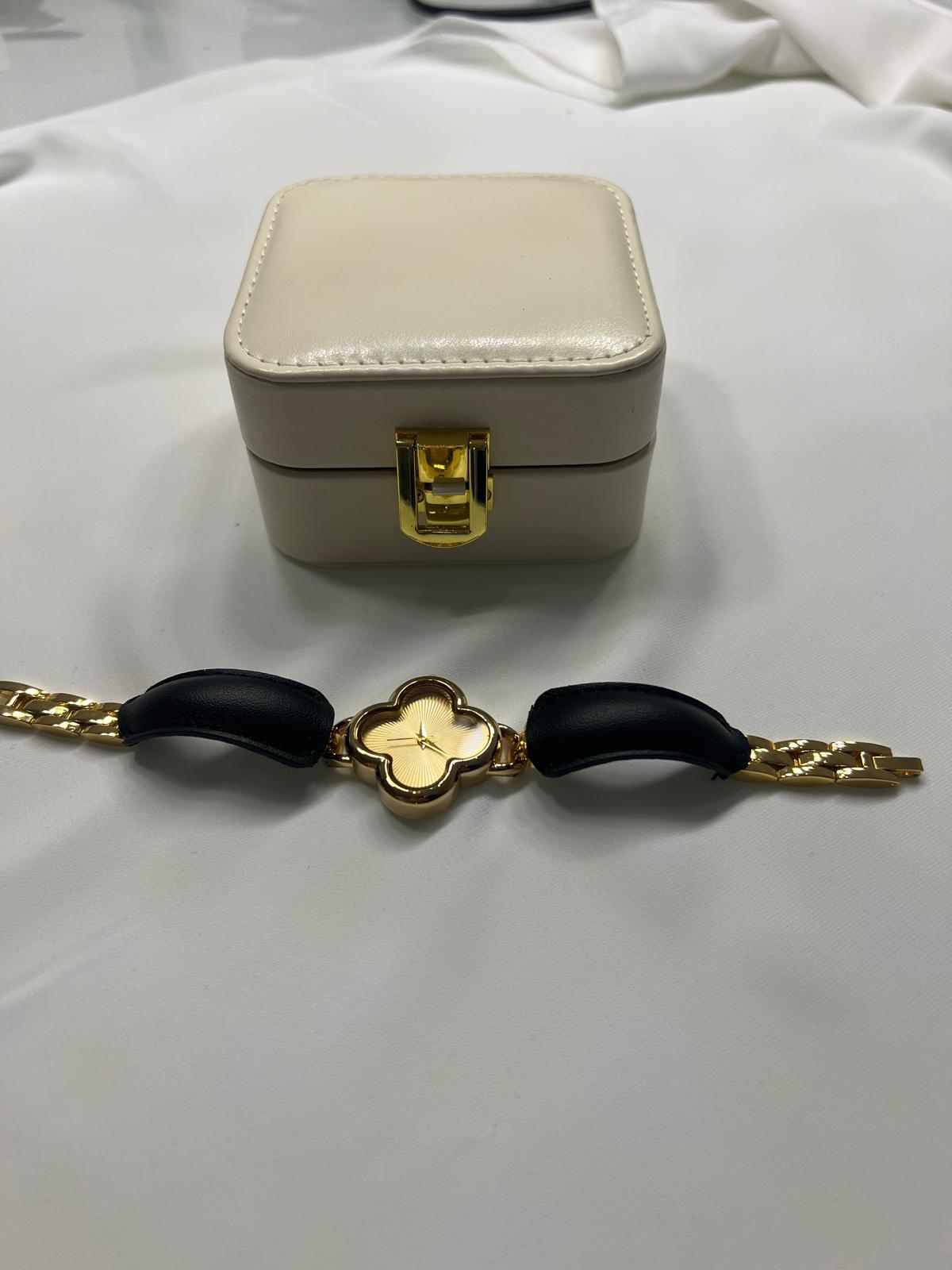 Goldene Damenuhr – Clover Edition Schwartz